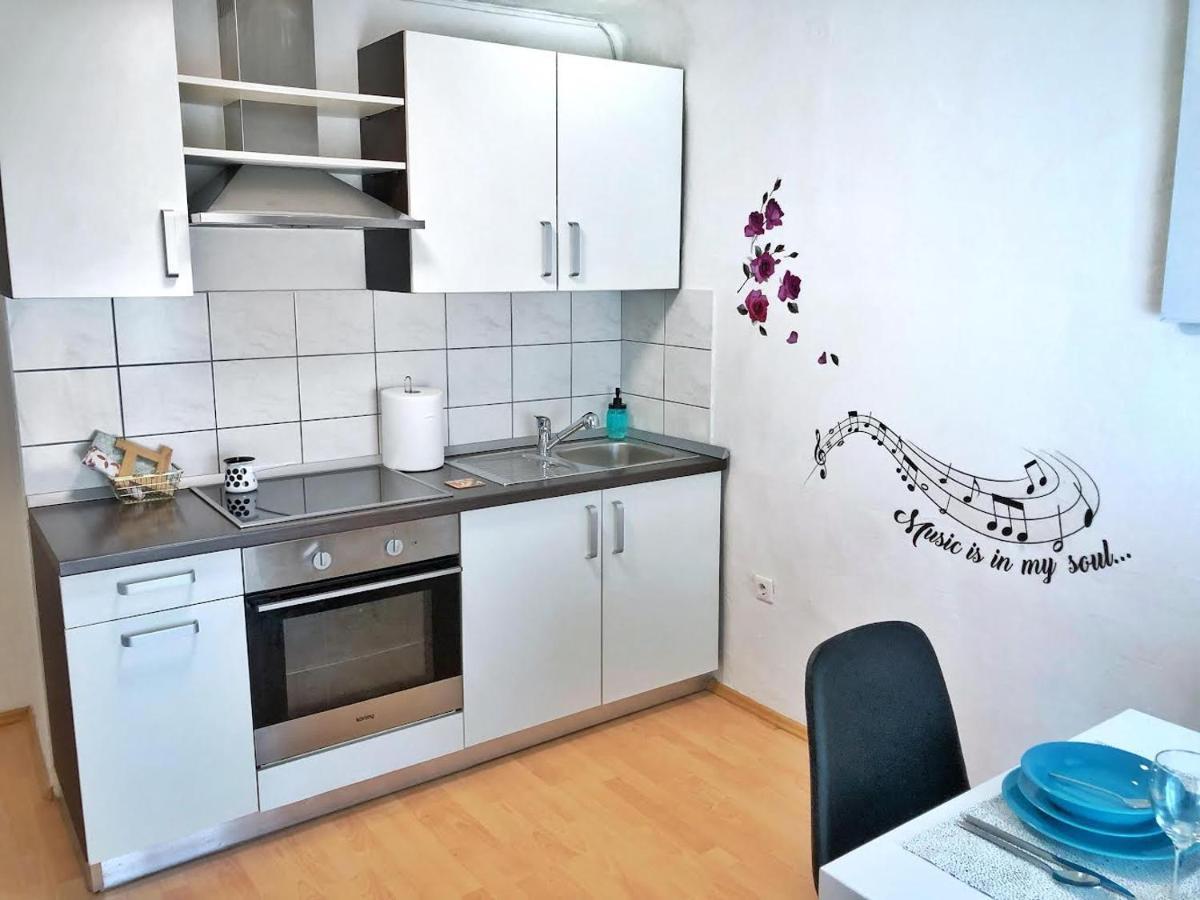 1Br Apartment On The Most Beautiful Street In Ljubljana Center Buitenkant foto